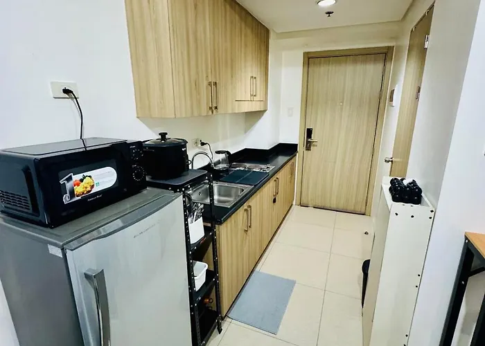 Homey Vibes In The Heart Of Pasay At 11th! 마닐라